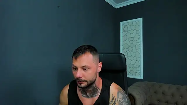 Snapshot of BrianHunts chatting on 06/21/26, 04:40 BrianHunts online show from 06/21/26, 04:40