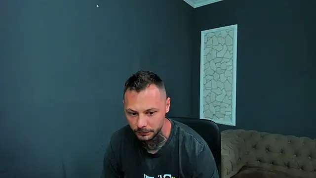 Snapshot of BrianHunts chatting on 07/10/26, 03:28 BrianHunts online show from 07/10/26, 03:28
