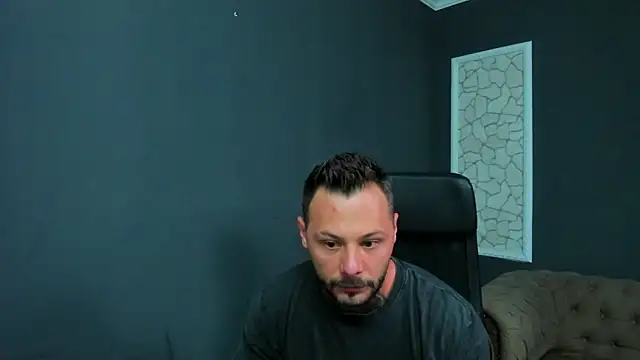 Snapshot of BrianHunts chatting on 06/22/26, 04:42 BrianHunts online show from 06/22/26, 04:42