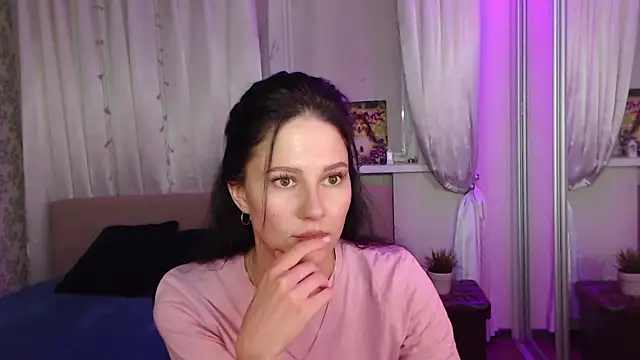 Snapshot of Zlata888 chatting on 10/03/25, 02:40 Zlata888 online show from 10/03/25, 02:40