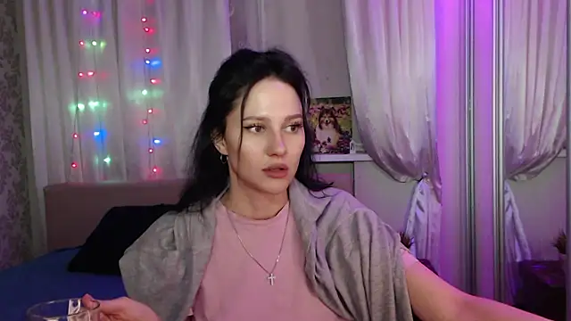 Snapshot of Zlata888 chatting on 10/15/25, 04:37 Zlata888 online show from 10/15/25, 04:37