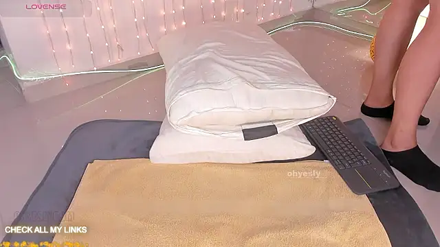 ohyesly  online show from 01/12/26, 10:11