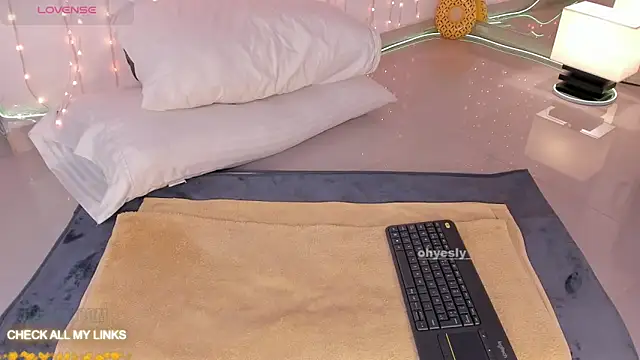 ohyesly  online show from 01/06/26, 10:08