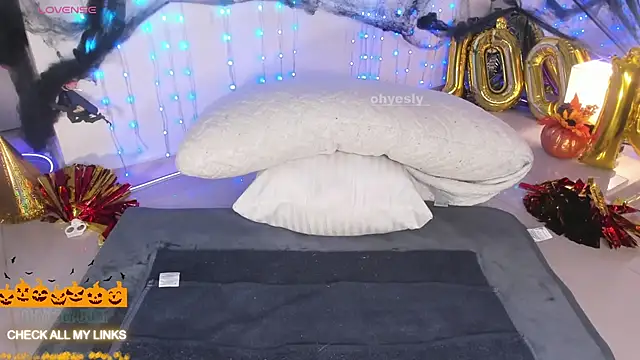 ohyesly  online show from 10/31/25, 10:56