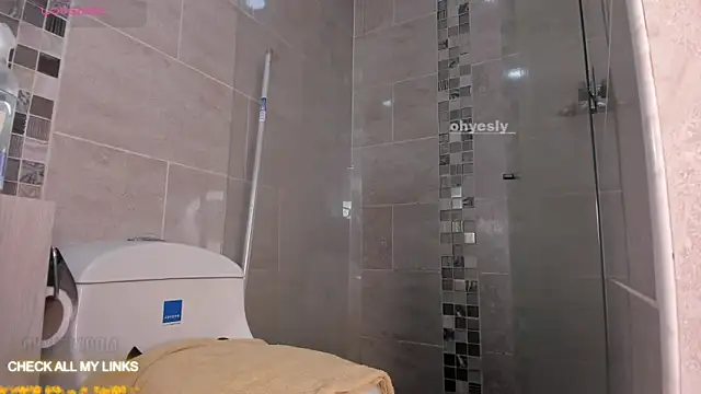 ohyesly  online show from 11/16/25, 08:08