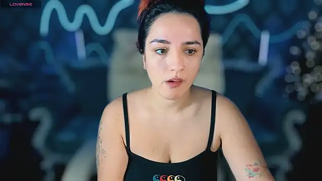 Daphne Moss online show from 12/15/25, 08:42