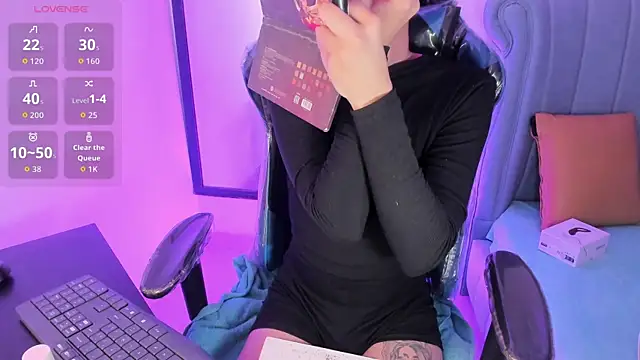 Chris boy  online show from 04/01/26, 07:42