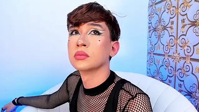 Chris boy  online show from 11/04/25, 05:22