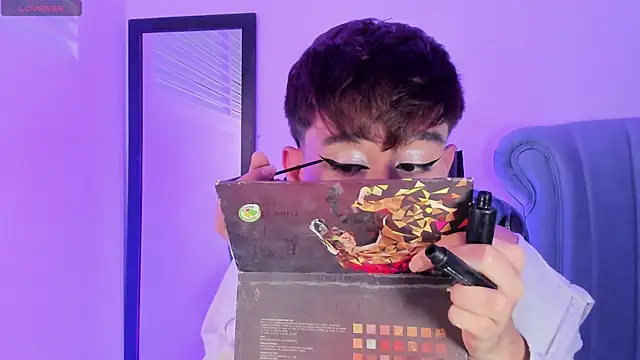 Chris boy  online show from 04/03/26, 07:59