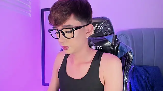 Chris boy  online show from 04/05/26, 07:15