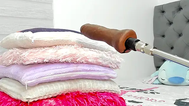 Elizabeth 18  online show from 04/16/26, 03:51