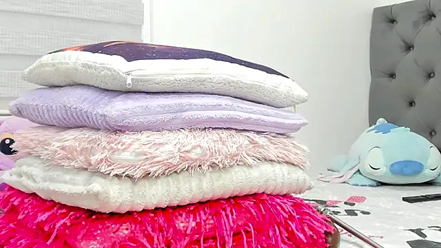 Elizabeth 18  online show from 04/09/26, 03:41