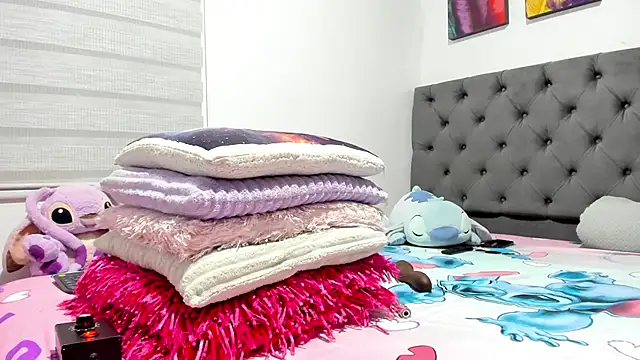 Elizabeth 18  online show from 02/27/26, 03:07