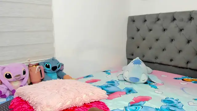 Elizabeth 18  online show from 11/02/25, 04:39