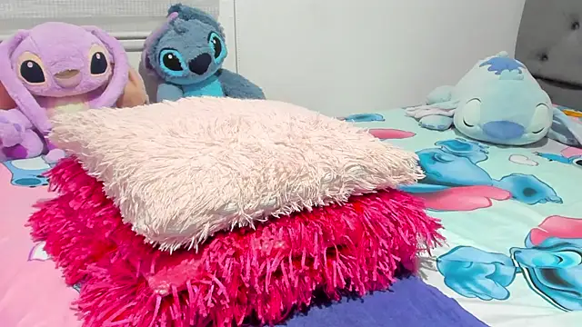 Elizabeth 18  online show from 11/05/25, 02:58