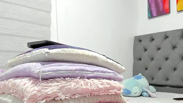 Elizabeth 18  online show from 03/09/26, 03:21