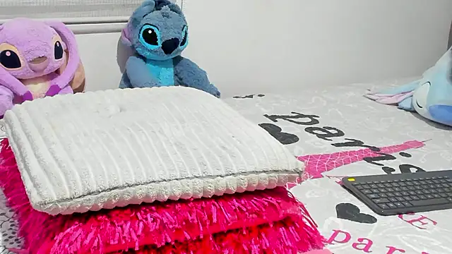 Elizabeth 18  online show from 01/18/26, 03:43