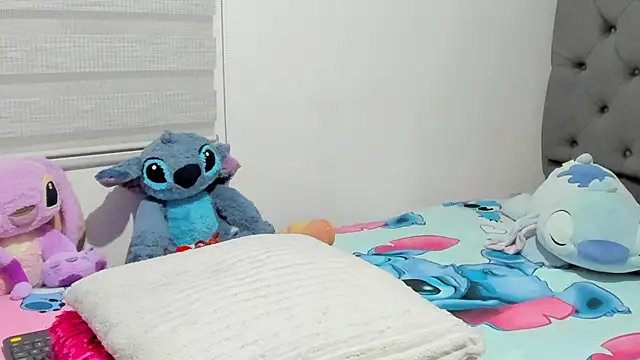 Elizabeth 18  online show from 11/08/25, 03:21