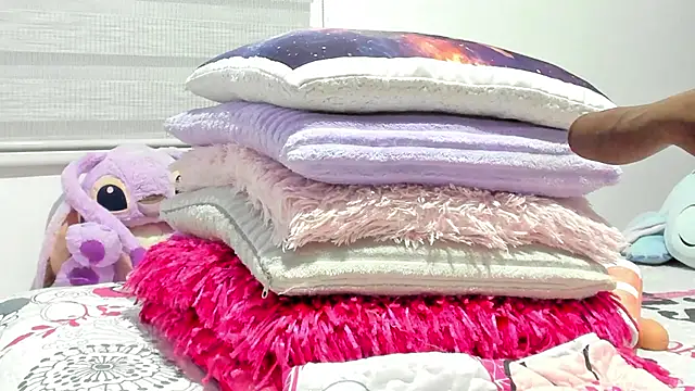 Elizabeth 18  online show from 02/13/26, 03:06