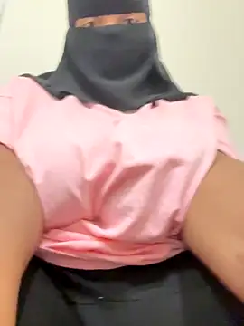 Snapshot of Submissive_Arab chatting on 10/27/25, 09:38 Submissive Arab online show from 10/27/25, 09:38