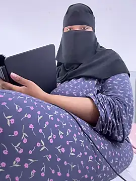 Snapshot of Submissive_Arab chatting on 12/01/24, 06:57 Submissive Arab online show from 12/01/24, 06:57