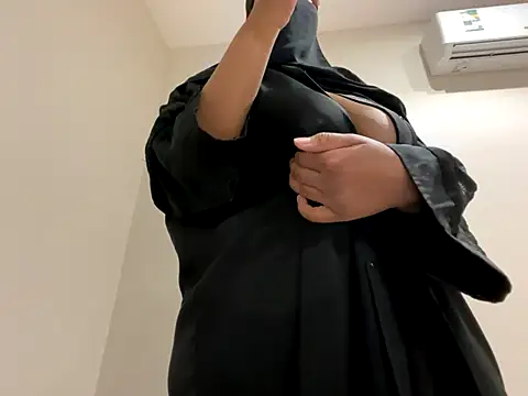 Submissive Arab online show from 11/16/25, 12:54