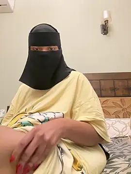 Snapshot of Submissive_Arab chatting on 09/24/25, 11:06 Submissive Arab online show from 09/24/25, 11:06