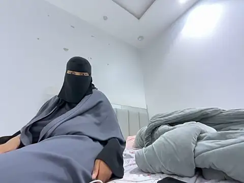 Snapshot of Submissive_Arab chatting on 12/27/24, 04:54 Submissive Arab online show from 12/27/24, 04:54