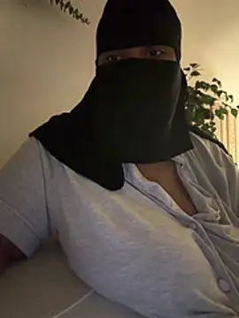 Snapshot of Submissive_Arab chatting on 05/18/26, 11:53 Submissive Arab online show from 05/18/26, 11:53