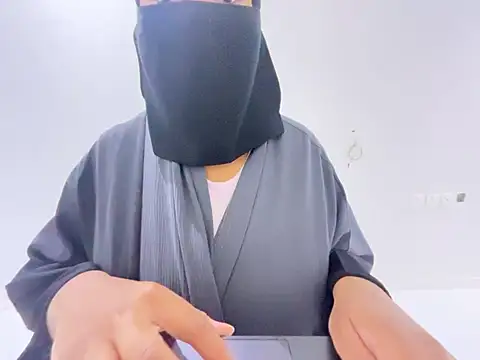 Snapshot of Submissive_Arab chatting on 02/12/25, 05:05 Submissive Arab online show from 02/12/25, 05:05