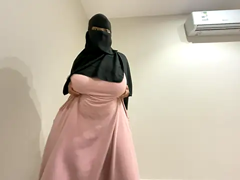 Submissive Arab online show from 11/18/25, 03:48