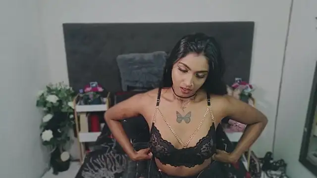 Delilah Blazee online show from 06/18/26, 07:41