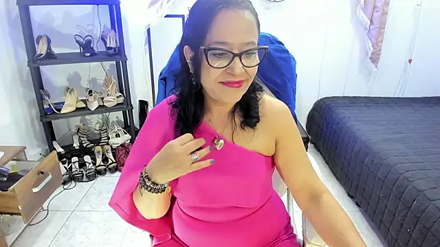 Chanel Doll  online show from 11/25/25, 10:04