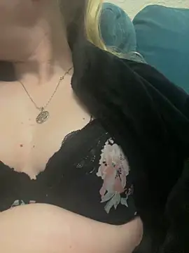 Snapshot of jayjencam chatting on 03/07/25, 11:16 jayjencam online show from 03/07/25, 11:16