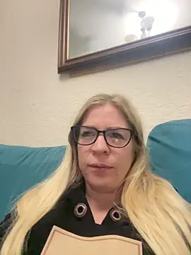 Snapshot of jayjencam chatting on 10/09/25, 10:21 jayjencam online show from 10/09/25, 10:21