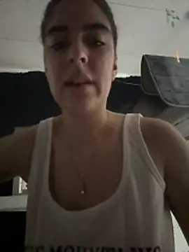 Snapshot of _Niah_ chatting on 12/14/25, 11:21 Niah online show from 12/14/25, 11:21