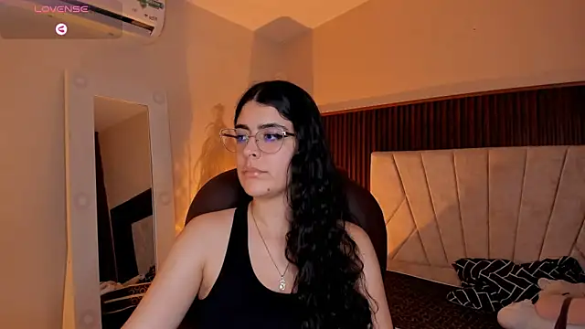 Snapshot of _Niah_ chatting on 02/16/26, 08:07 Niah online show from 02/16/26, 08:07