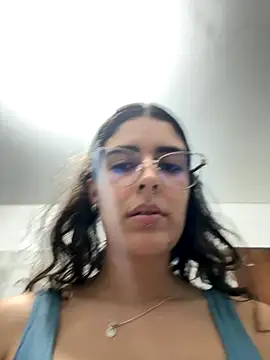 Snapshot of _Niah_ chatting on 10/24/25, 11:04 Niah online show from 10/24/25, 11:04