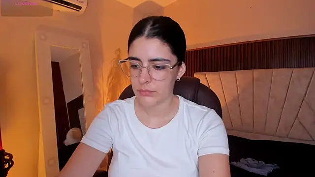  Niah  online show from 03/26/26, 08:51