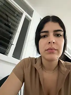 Snapshot of _Niah_ chatting on 10/25/25, 11:27 Niah online show from 10/25/25, 11:27