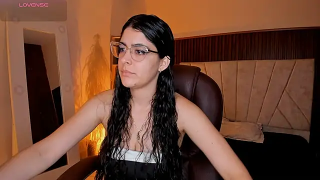 Snapshot of _Niah_ chatting on 02/15/26, 08:41 Niah online show from 02/15/26, 08:41