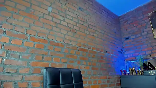 Snapshot of MistressMilana chatting on 02/06/25, 02:26 MistressMilana online show from 02/06/25, 02:26