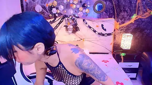 tamara colliins  online show from 10/28/25, 10:47