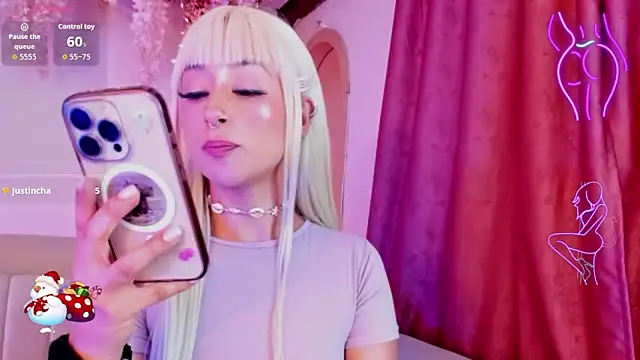 Mia-Bloom online show from 12/17/25, 03:44