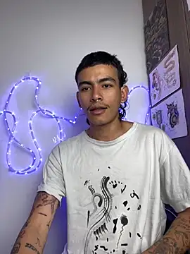 Snapshot of sorry-mom69 chatting on 12/01/25, 12:17 sorry-mom69 online show from 12/01/25, 12:17