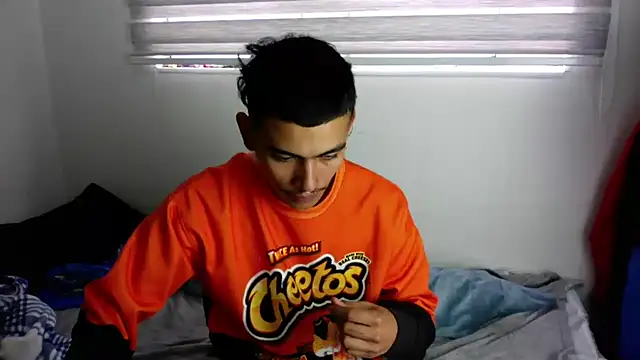 sorry-mom69 online show from 04/15/26, 02:43