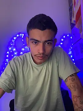 Snapshot of sorry-mom69 chatting on 11/29/25, 11:43 sorry-mom69 online show from 11/29/25, 11:43