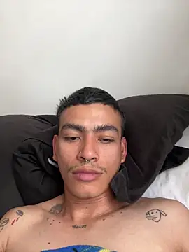 Snapshot of sorry-mom69 chatting on 11/30/25, 01:45 sorry-mom69 online show from 11/30/25, 01:45