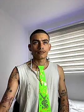 Snapshot of sorry-mom69 chatting on 10/05/25, 03:47 sorry-mom69 online show from 10/05/25, 03:47