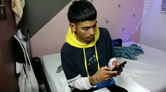 Snapshot of sorry-mom69 chatting on 01/26/25, 01:09 sorry-mom69 online show from 01/26/25, 01:09